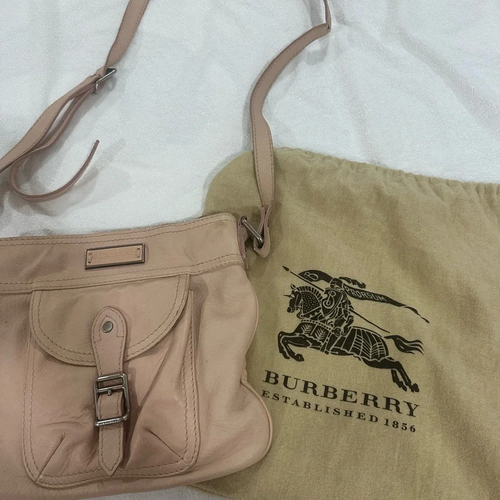Burberry Vintage Whisper Pink Leather Crossbody Bag - Picture 3 of 14